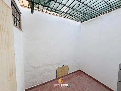 Casa 4 ambientes con 1 baño