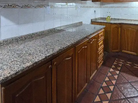 Casa 3 ambientes con 2 baños