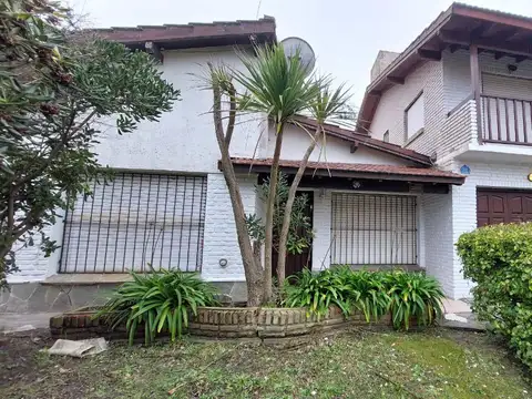 Casa - Venta - Villa Gesell - 2 Casas en Block - Gas Natural - 21 UF Multifamiliar