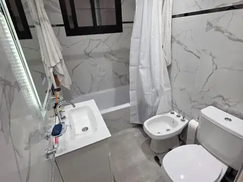 Escalada 100, Piso 2