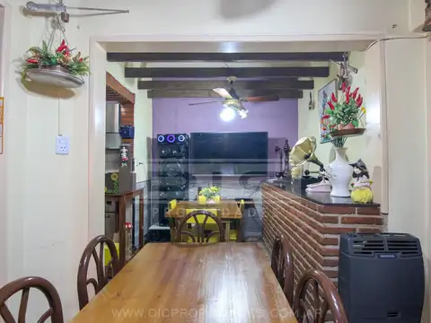 Independencia al 400 Entre  Loria y Coronel Bogado