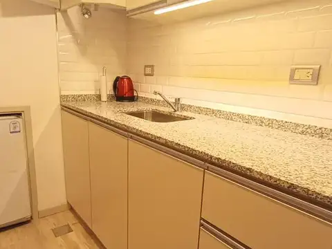 Departamento 2 ambientes reciclado en Plaza Colon