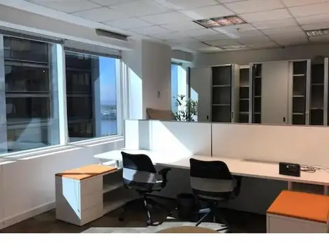 Oficina en Alquiler con 12 cocheras