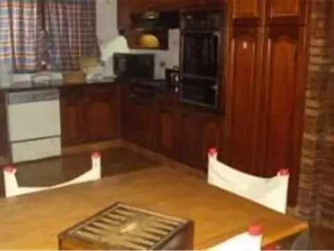 Casa 5 ambientes con 1 baño