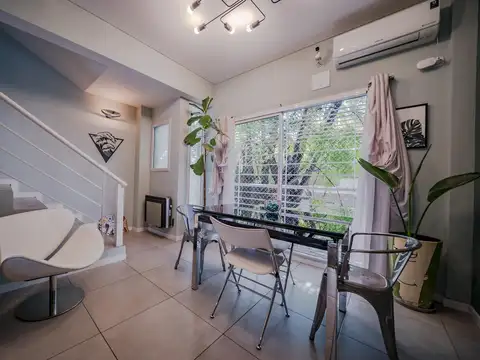 Depto Tipo Casa en Venta con 1 cocheras