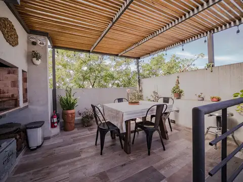 PH 3 ambientes en 3 plantas, 2 baños, terraza propia, quincho parrilla   cochera fija 