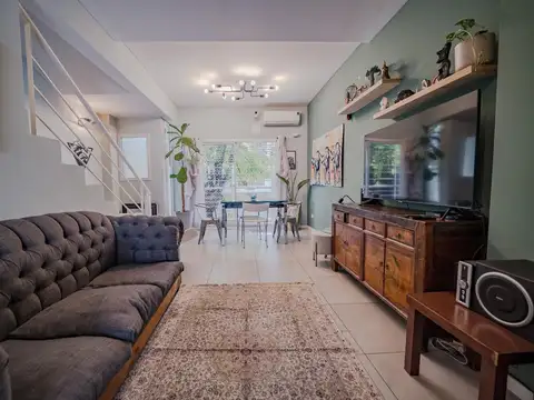 Depto Tipo Casa 3 ambientes con 2 baños