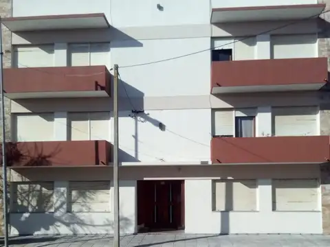 2 E/ 44 Y 45 (REF.120297) 1700, Piso PB