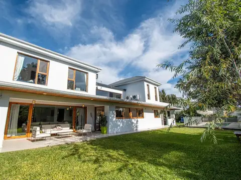 Casa en Alquiler de 3 dormitorios