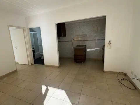 Depto Tipo Casa en Alquiler con 1 cocheras