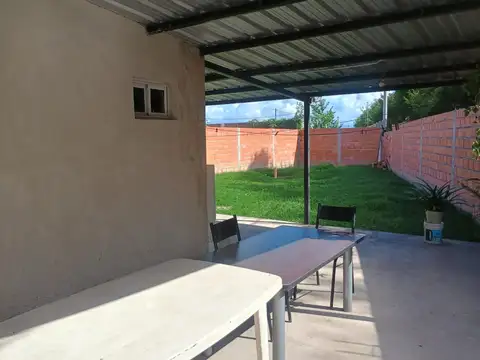 Casa 3 ambientes con 1 baño