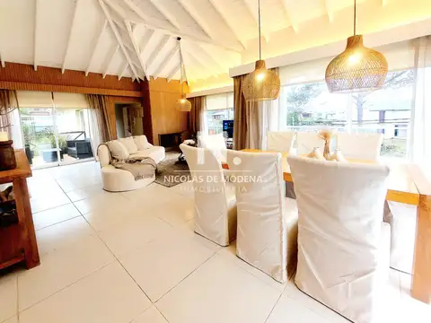 Casa en Venta en Montoya, USD 890.000