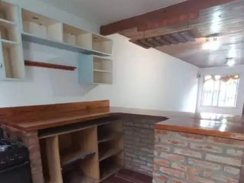 Casa 3 ambientes con 1 baño