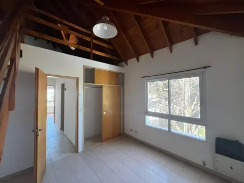 Dúplex en alquiler c/ cochera en Belén de Escobar