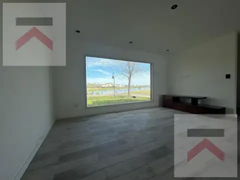 Casa 7 ambientes con 4 baños