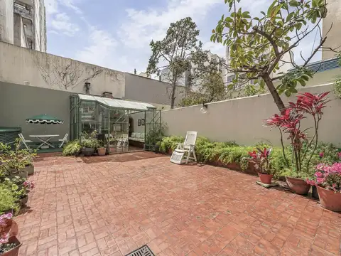 3 AMBIENTES, LUMINOSO, PATIO 123,91 m2, JARDIN DE INVIERNO,SECTOR PARRILLA cub ,Fte. FUND. FAVALORO