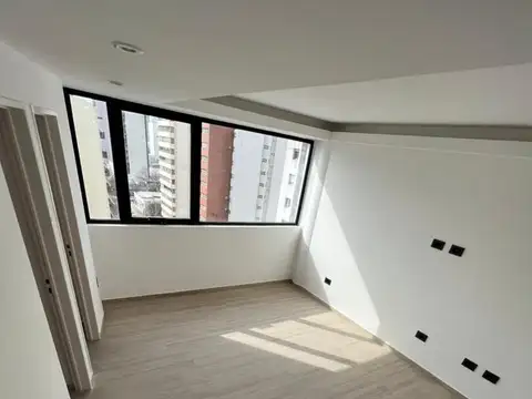 Oficina en Venta en Plaza Moreno, USD 33.000