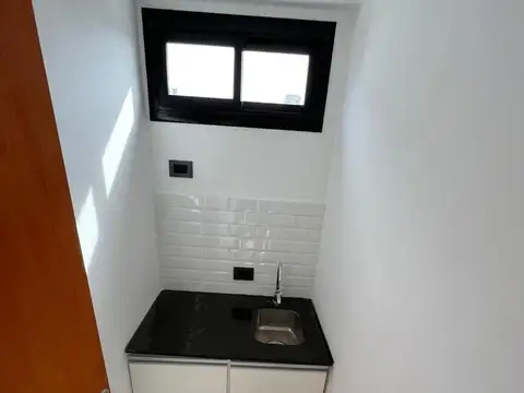 Oficina en Venta en Plaza Moreno, USD 33.000