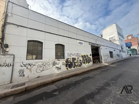 Galpón en venta de 1360m2 ubicado en Centro