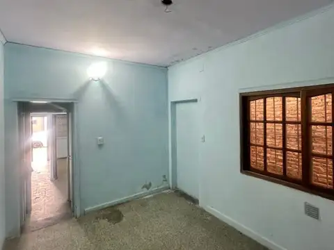 Casa en Alquiler en Gregorio de Laferrere, $ 350.000