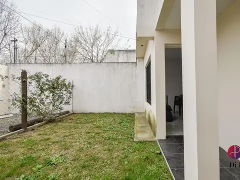 Departamento en Venta en Luis Guillon, USD 60.000