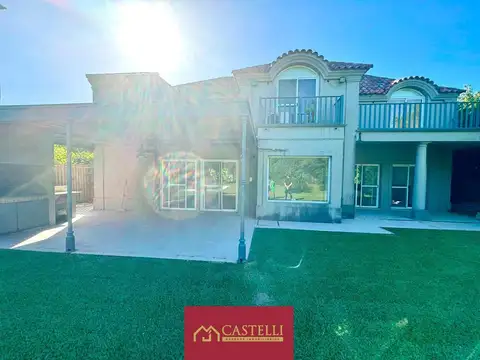 Casa 5 ambientes con 2 baños