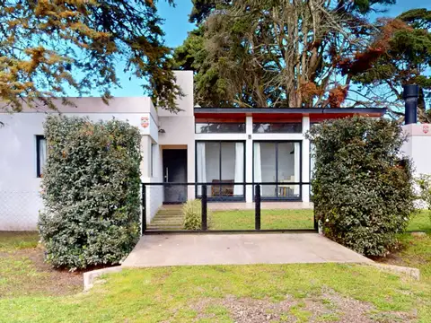VENTA CASA 2/3 AMB PARQUE Y PARRILLA ACANTILADOS