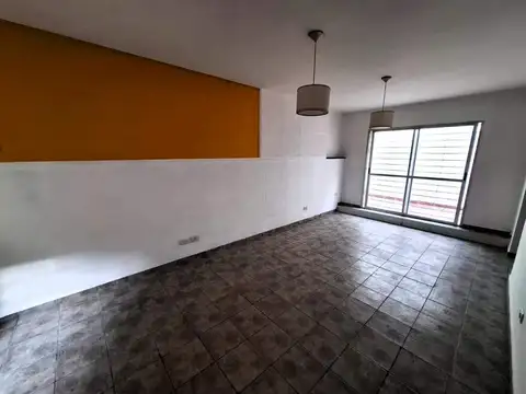 Depto Tipo Casa en Venta 50 años