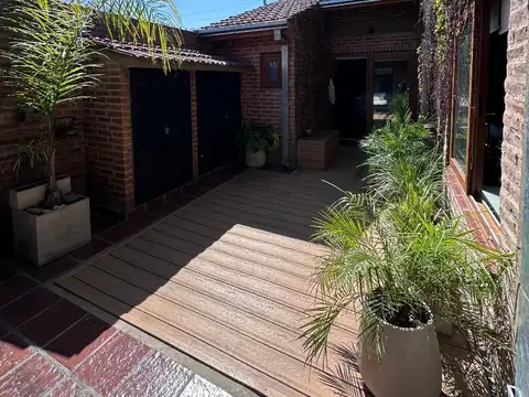 Avenida Hipólito Yrigoyen 16000