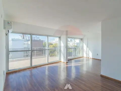 Venta Penthouse 3 dorm. y garaje Punta Carretas