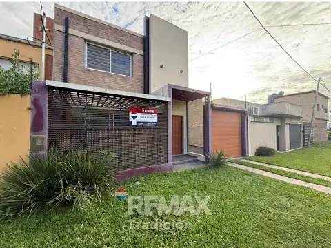 Casa de 3 ambientes en venta zona norte c/ pileta