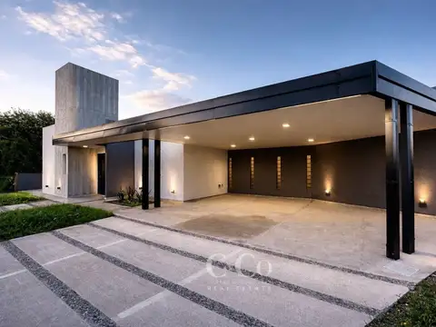Casa 5 ambientes con 3 baños