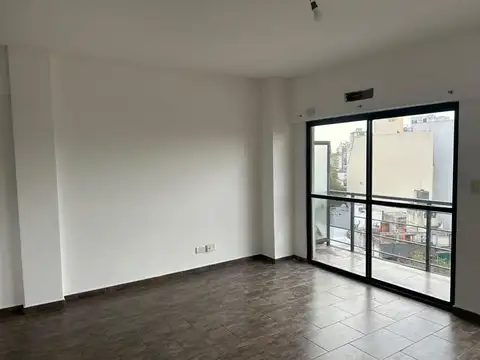 Departamento en Alquiler en Colegiales, $ 700.000