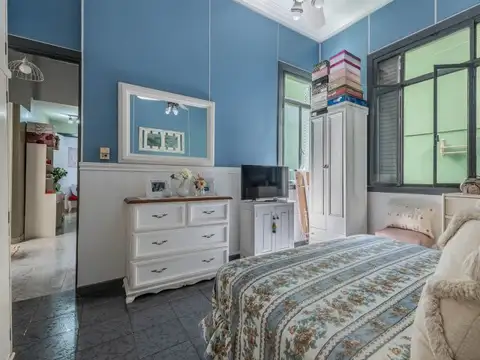 Casa 9 ambientes con 5 baños