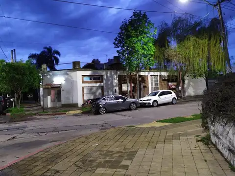 Depto Tipo Casa en Venta con 1 cocheras