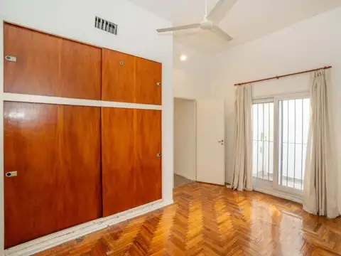 Depto Tipo Casa 4 ambientes con 3 baños