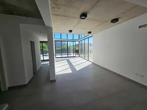 Casa  en Venta en San Ramón, Pilar del Este, Pilar