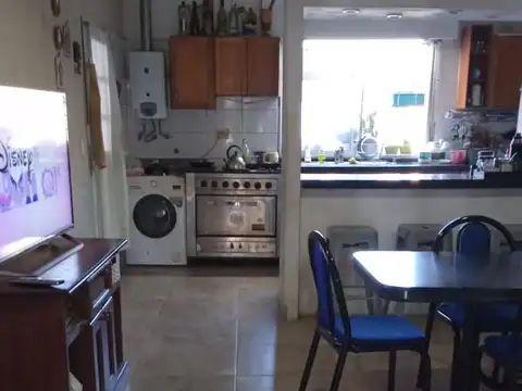Casa 3 ambientes con 1 baño