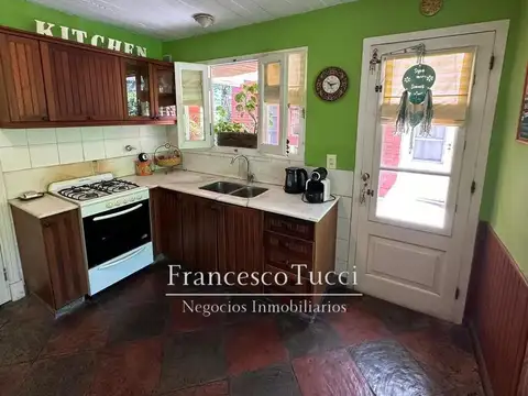Casa 5 ambientes con 6 baños