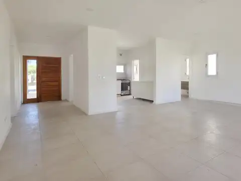 Casa a estrenar en Santa Emilia | 3 dormitorios  + lote interno