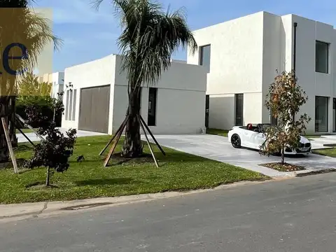 Casa en Venta de 5 dormitorios