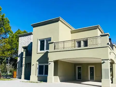 Casa en Venta en Club Miralagos, USD 290.000