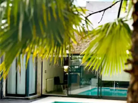 Casa 9 ambientes con 3 baños
