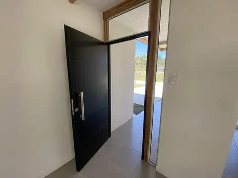 Casa 3 ambientes con 2 baños