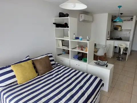 Monoambiente  en venta en Castelar con cochera y terraza propia