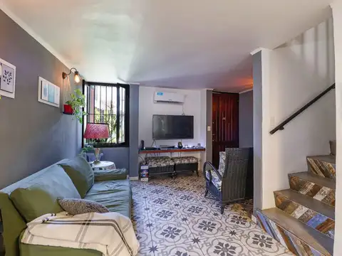 Depto Tipo Casa 5 ambientes con 2 baños