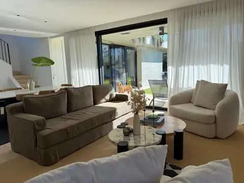 Casa 5 ambientes con 5 baños