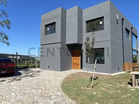 Casa en Venta en Pilar del Este - San Ramón, USD 230.000