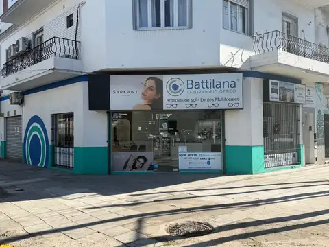 Local sobre Hipólito Yrigoyen en esquina. Inmejorables condiciones 120 Mts2