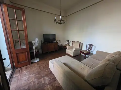 Depto Tipo Casa en Venta 70 años